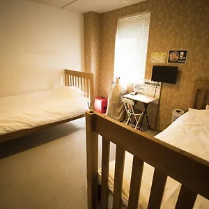 yadokari-namba-hostel.hotels-osaka.net/